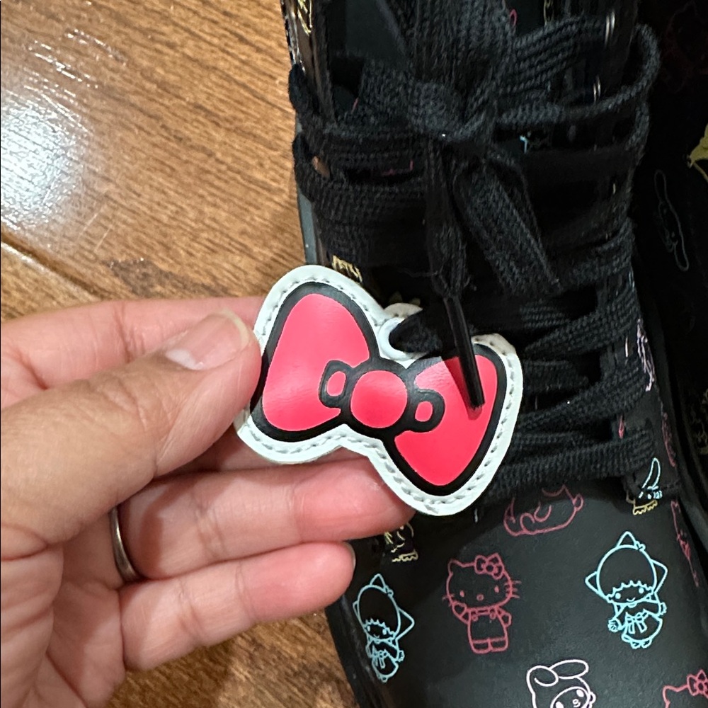 Dr. Martens x Hello Kitty 1460 Junior black boots size 2 - Picture 8 of 9